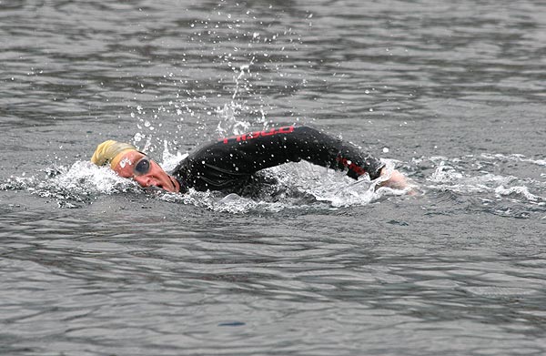 The front runners in the Kyleakin to Kyle swimming race 2007